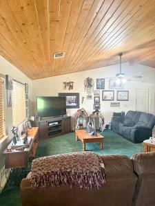 15434 Ave 330, Ivanhoe, California 93235