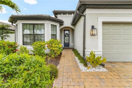 2076 Yellowfin CIR, NAPLES, Florida 34114