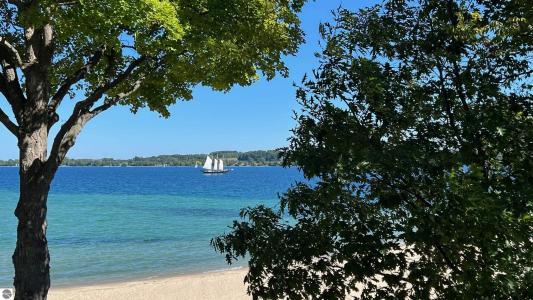 786 N Yacht Club Drive , 12, Suttons Bay, Michigan 49682, Stati Uniti