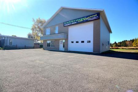 42  Boul. Cartier, Rivière-du-Loup, Quebec G5R 5Z4, Canada