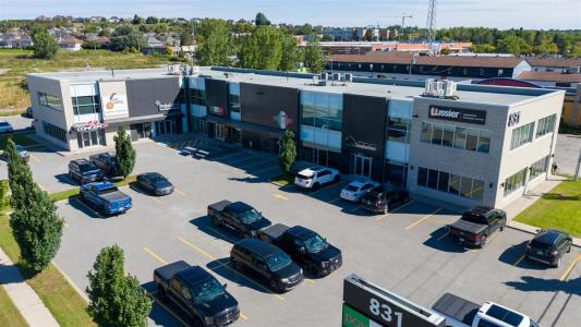 831  Boul. St-René O., Gatineau (Gatineau), كيبيك J8T 0G7, كندا 