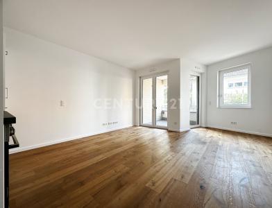 Frankfurt, Hessen 60528, Germany