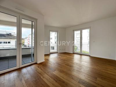 Frankfurt, Hessen 60528, Germany