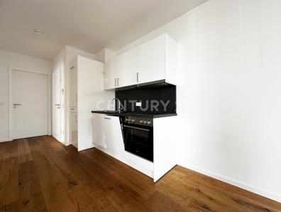 Frankfurt, Hessen 60528, Germania