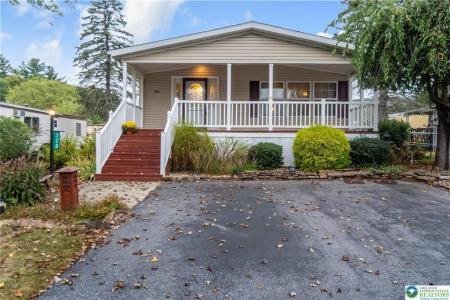 32 B Derose St, Walnutport, Pennsylvania 18088, USA