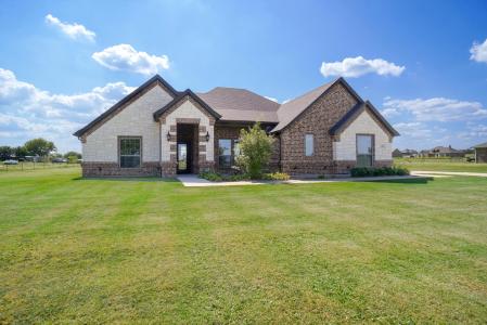 485 Honeysuckle, Paradise, Texas 76073, USA