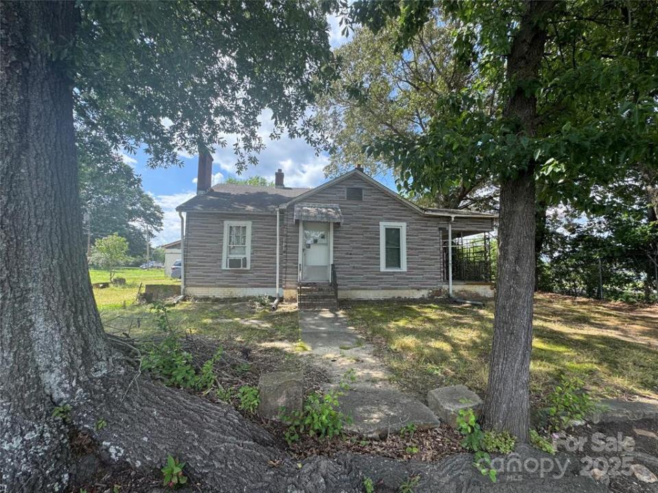 3764 2nd Ave SW, Hickory, Carolina Do Norte 28602, Estados Unidos