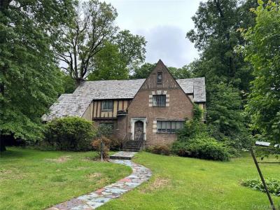 2 Rochelle Road, Larchmont, NY 10538, USA