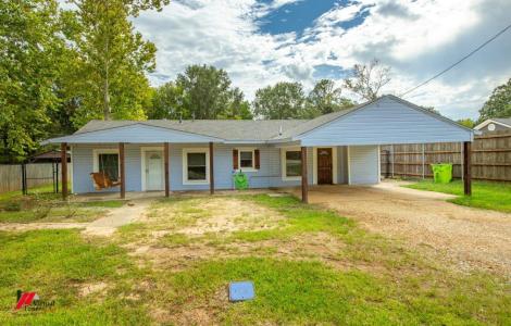 515 5th Street, Benton, Louisiana 71006