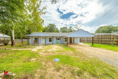 515 5th Street, Benton, Louisiana 71006