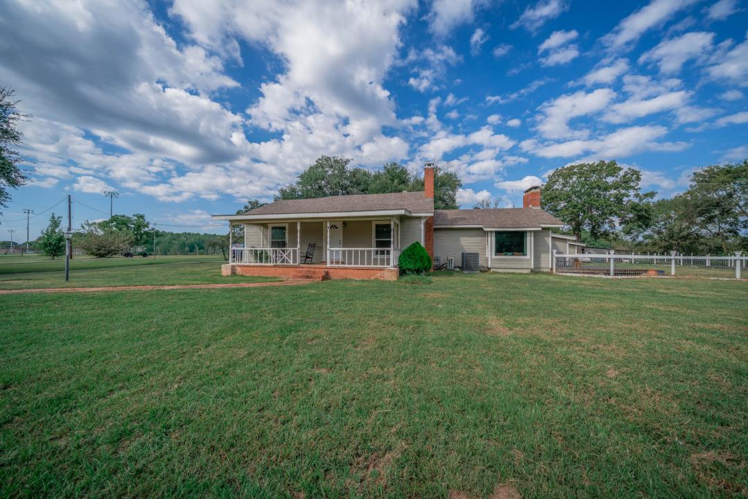 1901 Byrd Rd., Jacksonville, Teksas 75766, USA