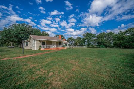 1901 Byrd Rd., Jacksonville, Teksas 75766, USA