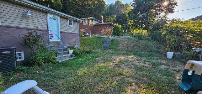 327 Fairview Rd, Chester, 西維吉尼亞州 26034, 美國