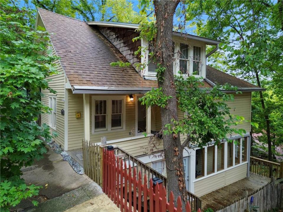 215 Spring St, Eureka Springs, Arkansas 752632, États-Unis