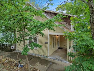 215 Spring St, Eureka Springs, Arkansas 752632, États-Unis