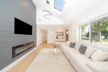 5 Huron Avenue, Massapequa, New York 11758