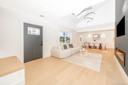 5 Huron Avenue, Massapequa, New York 11758