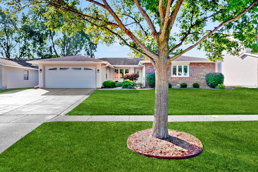 1517 White Trail, Elk Grove Village, Illinois 60007, USA