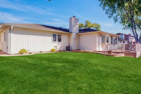 1517 White Trail, Elk Grove Village, Illinois 60007, USA