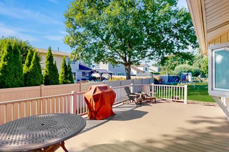 1517 White Trail, Elk Grove Village, Illinois 60007, USA