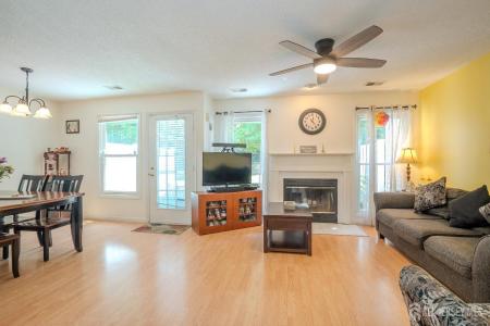 -113 Lloyd Court, East Brunswick, ニュージャージー 08816, アメリカ合衆国