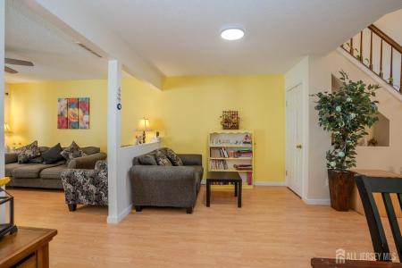-113 Lloyd Court, East Brunswick, ニュージャージー 08816, アメリカ合衆国