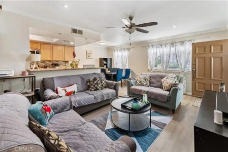 1020 W Calle Del Sol #3, Azusa, 캘리포니아 91702, 미국