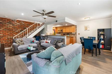 1020 W Calle Del Sol #3, Azusa, 캘리포니아 91702, 미국