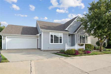 12723 Sunflower Drive, Urbandale, Iowa 50323, HOA KỲ