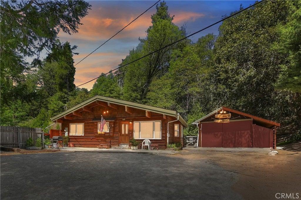 29548 Hook Creek, Cedar Glen, Californie 92321, États-Unis