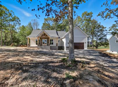 2226 S Hinton Rd, Southside, Tennessee 37171