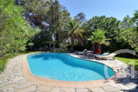 Frejus, Provence-Alpes-Côte D'Azur 83600, アキタン