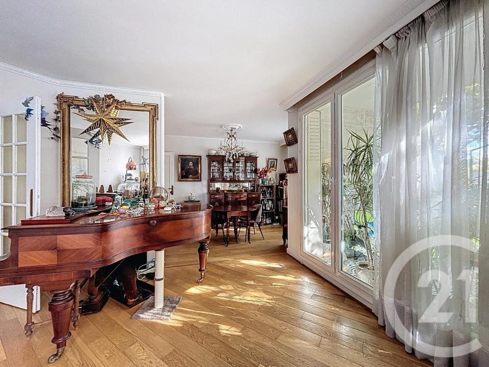 Viroflay, Isla De Francia 78220, Francia