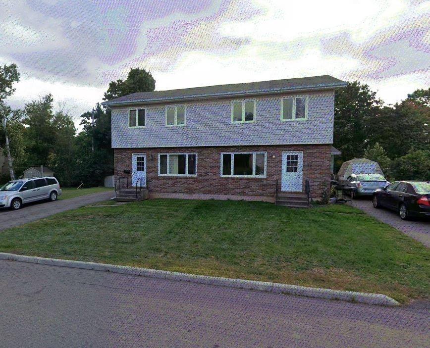 16-18 ASHBURN CRESCENT, Charlottetown, Prens Edward Adası C1A 2Y7, Kanada