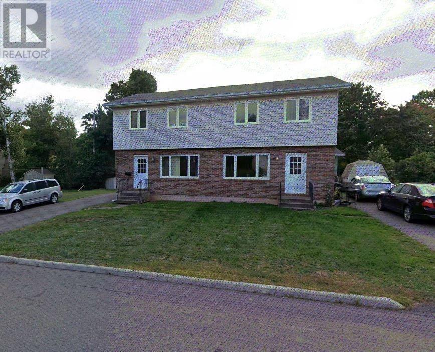 16-18 ASHBURN CRESCENT, Charlottetown, Ilha De Prince Edward C1A 2Y7, CANADÁ