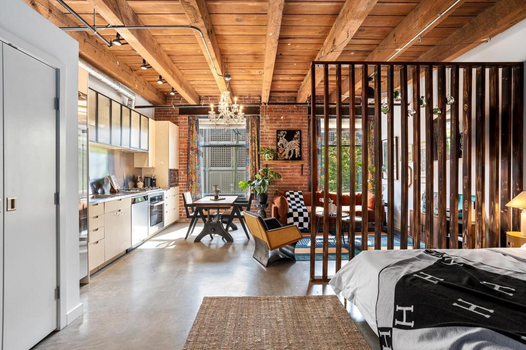 55 E CORDOVA STREET, Vancouver, British Columbia V6A 0A5, Canada