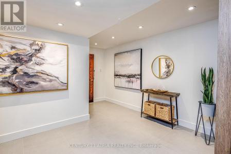 65 HARBOUR SQUARE, Toronto (waterfront Communities), Ontario M5J 2L4, Canada