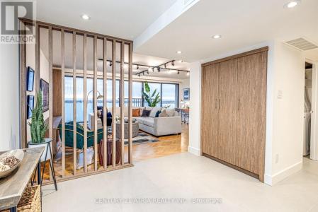 65 HARBOUR SQUARE, Toronto (waterfront Communities), Ontario M5J 2L4, Canada