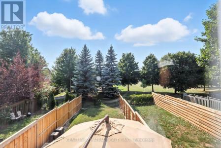 12 STILES AVENUE, Aurora (bayview Wellington), Ontario L4G 7N3, Kanada