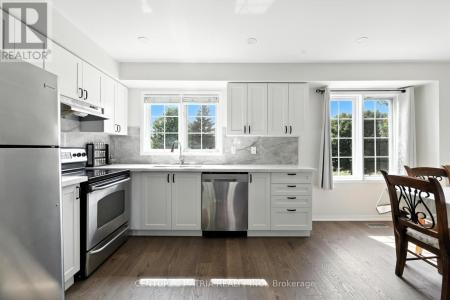 12 STILES AVENUE, Aurora (bayview Wellington), Ontario L4G 7N3, Kanada