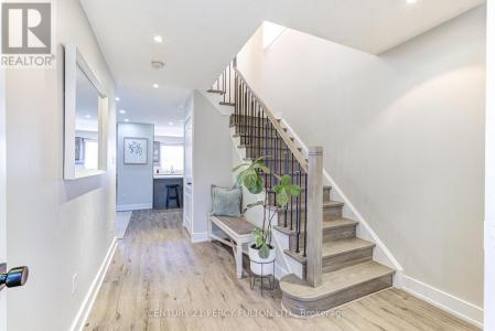 4 DUNLOP COURT, Brampton (fletcher's Meadow), Ontario L6X 4Z8, Canadá