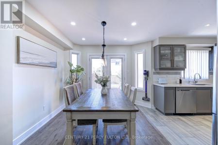 4 DUNLOP COURT, Brampton (fletcher's Meadow), Ontario L6X 4Z8, Canadá