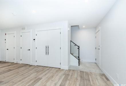 1001 OSLER STREET, Saskatoon, Saskatchewan S7N 0T5, Canada