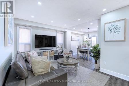 4 DUNLOP COURT, Brampton (fletcher's Meadow), Ontario L6X 4Z8, Canadá