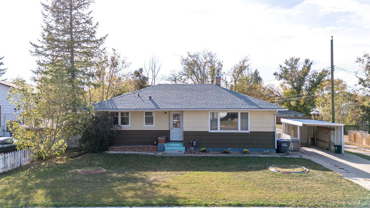 4705 3 STREET W, Claresholm, Альберта T0L 0T0, Канада