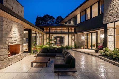 42 DEVONPORT BOULEVARD, Winnipeg, Manitoba R3P 0A9, Canada