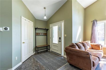 1093 WALKER STREET, Howick, Ontario N0G 2X0, Canadá