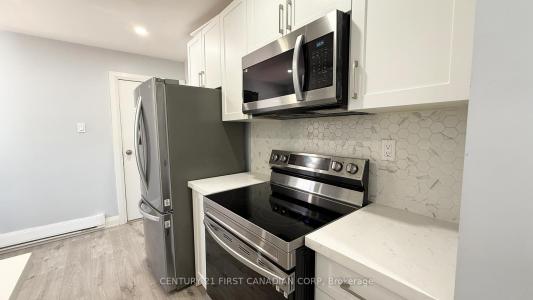 17 CARFRAE CRESCENT, London South, 온타리오주 N6C 4A8, 캐나다