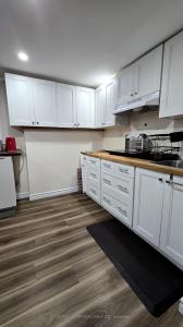 77 AURORA HEIGHTS DRIVE, Aurora, Ontario L4G 2X1, CANADÁ