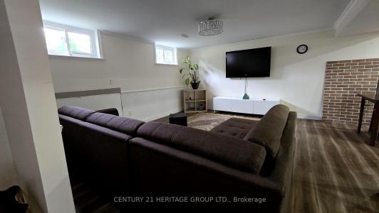 77 AURORA HEIGHTS DRIVE, Aurora, Ontario L4G 2X1, CANADÁ